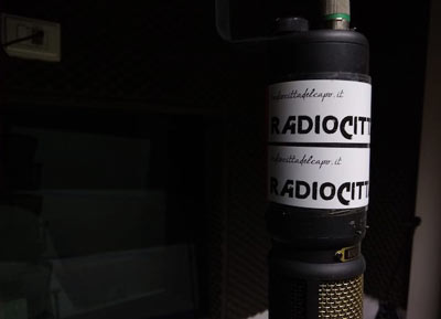 Radio Città del Capo, una voce democratica rischia di essere spenta a Bologna.