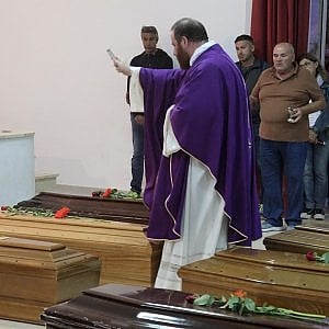 lampedusa funerali (ansa)